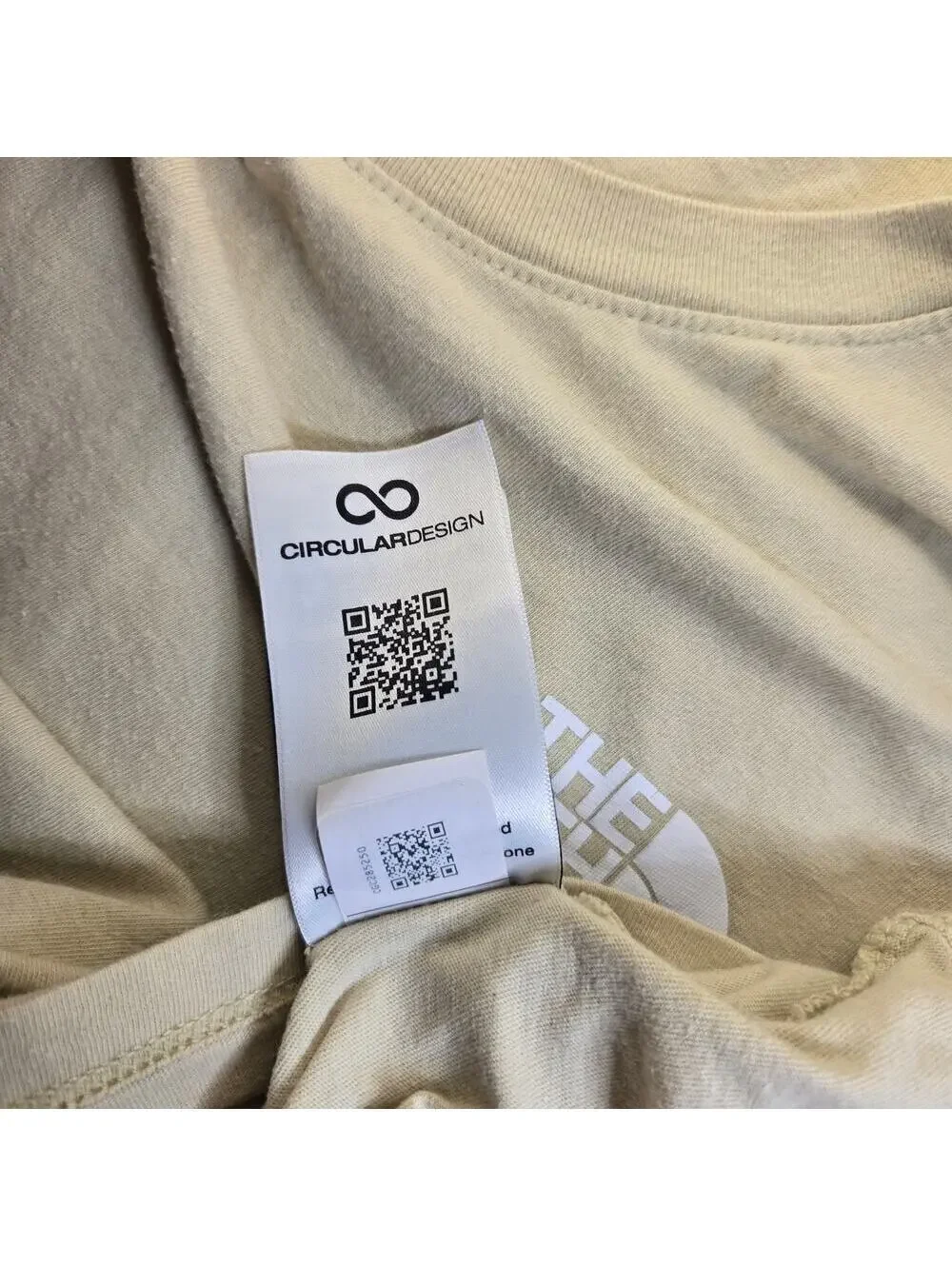 Like New size small Northface T shirt